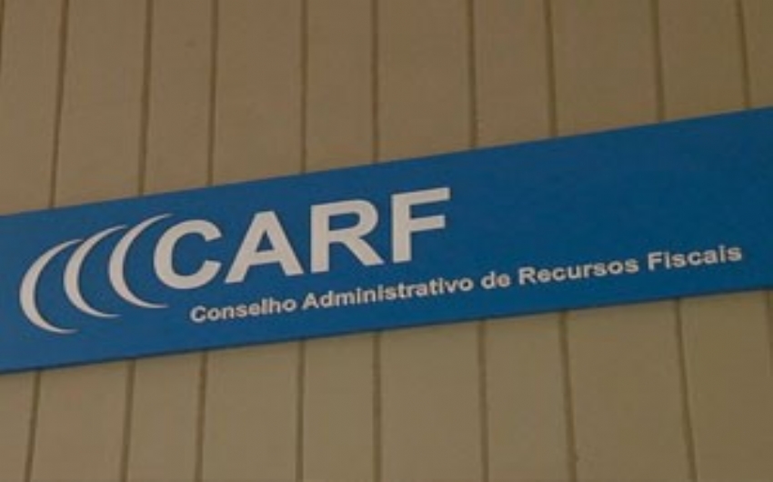  Juza reconhece prescrio de processo parado h mais de trs anos no Carf